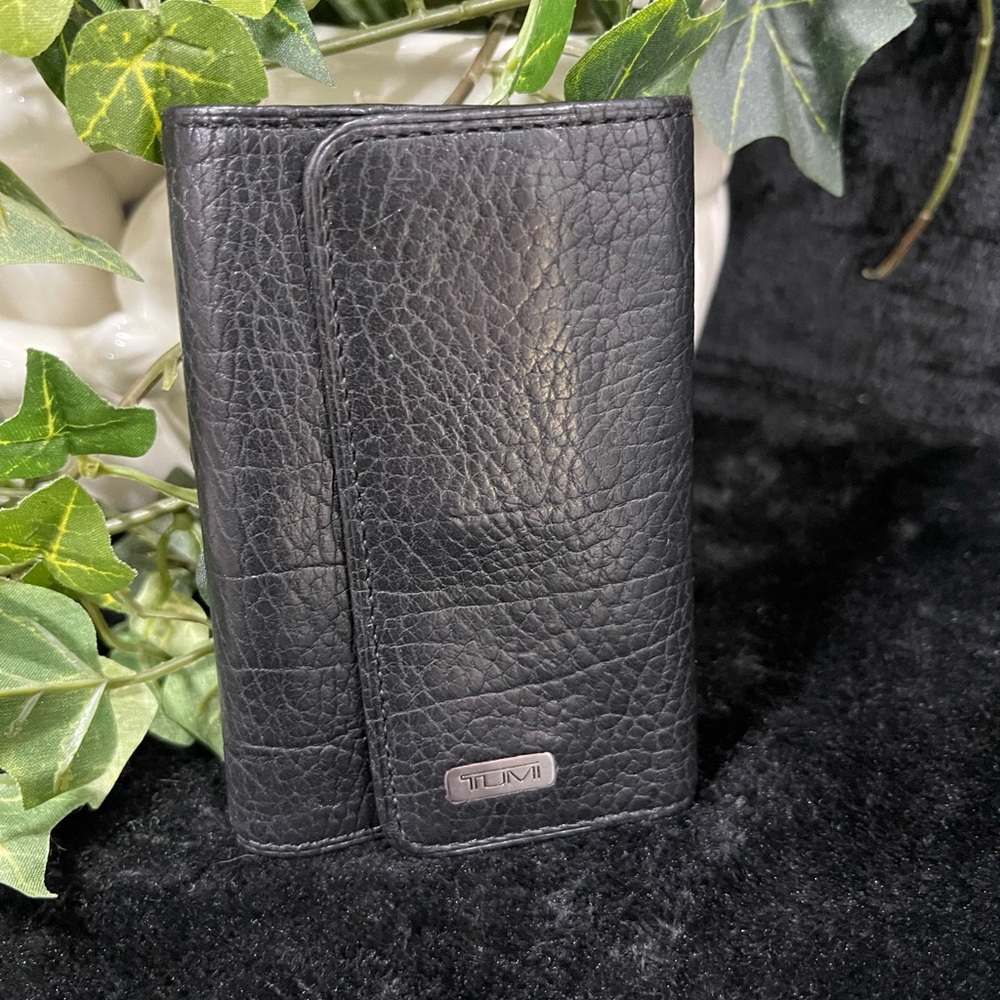 Tumi Black Textured Leather Card and Key Holder
